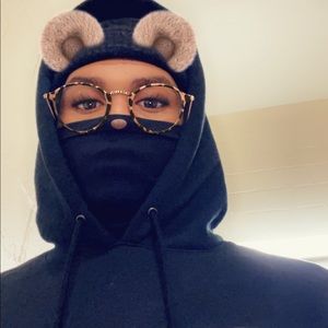 Meet your Posher, Lonely